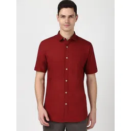 Peter England Casuals Men Cherry Red Slim Fit Solid Spread Collar Casual Shirt-picture-20