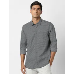 Peter England Casuals Men Slim Fit Micro Ditsy Printed Spread Collar Cotton Casual Shirt-picture-39