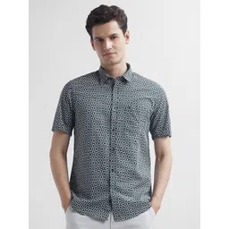 Peter England Casuals Men Slim Fit Spread Collar Geometric Printed Cotton Casual Shirt-picture-34