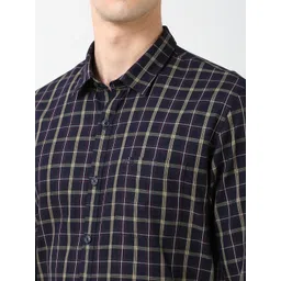 Peter England Casuals Men Spread Collar Checked Cotton Slim Fit Casual Shirt image 2