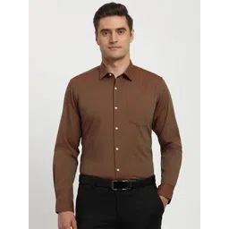 Peter England Men Slim Fit Solid Spread Collar Formal Shirt-picture-24