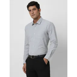 Peter England Men Slim Fit Spread Collar Solid Cotton Formal Shirt image 3