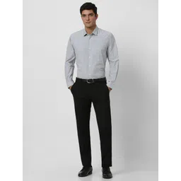 Peter England Men Slim Fit Spread Collar Solid Cotton Formal Shirt image 4