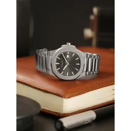 pierre cardin Elegance Men Textured Stainless Steel Straps Analogue Watch CF.1014.MS.2-picture-24
