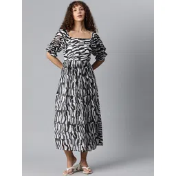 plusS Women Black & White Printed Square Neck Bell Sleeves Midi Dress with Ruffle Detail-picture-23