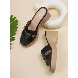 POPPYPINK Colourblocked Block Sandals with Buckles-image-1