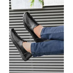 POS Planet Of Shoes Men Perforations Loafers-picture-32