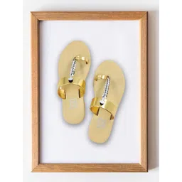 POSTCARD Women Cream-Coloured Colourblocked One Toe Flats-picture-20