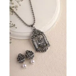 Priyaasi Temple Style Jewellery Set-picture-31