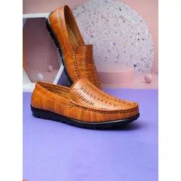 Provogue Men Textured Loafers-picture-21