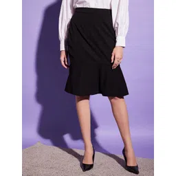 QIOA Fish Cut Knee Length Straight Skirt-picture-11