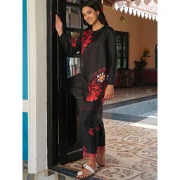 QISSA Floral Printed Round Neck Straight Kurta with Trousers-picture-36