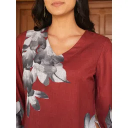 QISSA Floral Printed V-Neck A-Line Kurta With Trousers image 5