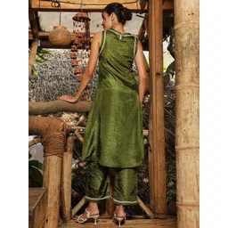 QISSA Women Regular Kurta with Trousers image 4