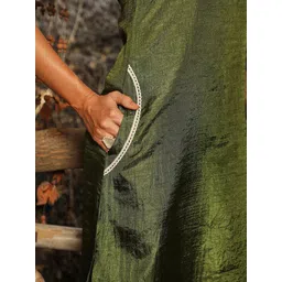 QISSA Women Regular Kurta with Trousers image 2