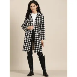 Qurvii Black & White Printed Coat-picture-22