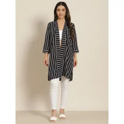 Qurvii Black & White Striped Shrug-picture-33