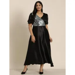 Qurvii + Black Embellished Maxi Dress-picture-20