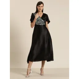 Qurvii Black Embellished Midi Dress-picture-37