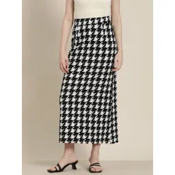 Qurvii Black Printed Maxi Skirt-picture-33