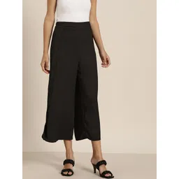 Qurvii Women Black Solid High-Slit Flared Cropped Palazzos-picture-15