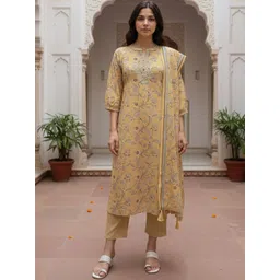 Rangita Floral Printed Round Neck Thread Work Straight Kurta With Trousers & Dupatta-picture-23