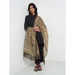 RANGMANCH BY PANTALOONS Floral Printed Dupatta-picture-43