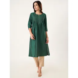 Rangmanch by Pantaloons Green Rayon Embellished 3/4th sleeve Kurti-picture-10