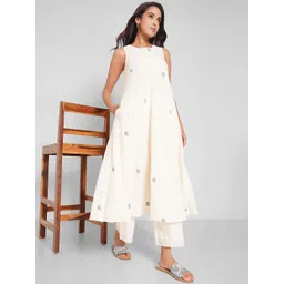 RANGMANCH BY PANTALOONS Women Floral Embroidered Regular Thread Work Kurta with Trousers image 4