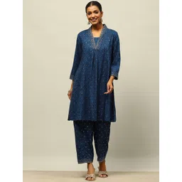 Rangriti Abstract Printed Beads and Stones V-Neck Panelled A-Line Kurta With Trouser-picture-38