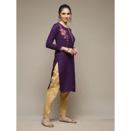 Rangriti Floral Printed Round Neck Straight Kurta image 5