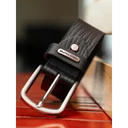 Red Tape Black Belt-picture-34