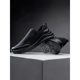 Red Tape Men Black Walking Shoes-picture-15