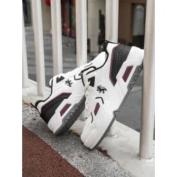 Red Tape Men Colourblocked Sneakers-picture-18