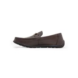 Red Tape Men Textured Leather Loafers-picture-23