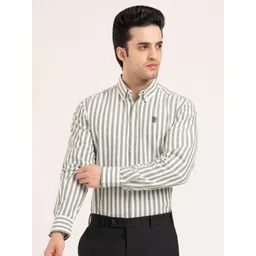 Red Tape Men Vertical Striped Button-Down Collar Pure Cotton Everyday Style Formal Shirt-picture-32