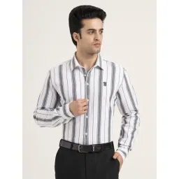 Red Tape Off White Cotton Striped Regular Fit Shirt-picture-23