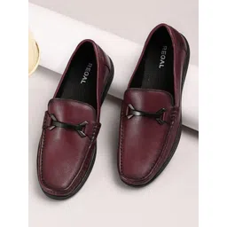 Regal Bordo Men Textured Lightweight Leather Loafers-picture-33