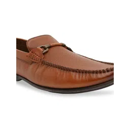 Regal Men Textured Leather Loafers image 2