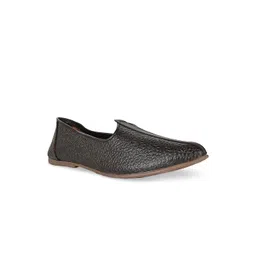 Regal Men Textured Lightweight Leather Mojaris-picture-11