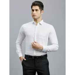 Reid & Taylor White Cotton Regular fit Checks Shirt-picture-34
