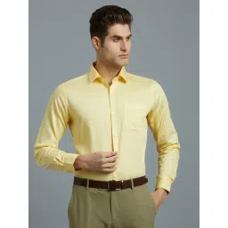 Reid & Taylor Yellow Cotton Regular fit Solid Shirt-picture-42