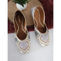 Retro Walk Women Embellished Ethnic Mojaris-picture-35
