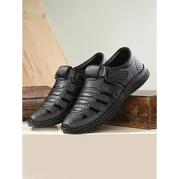 Roadster Men Black Textured Velcro Closure Shoe Style Sandals-picture-39