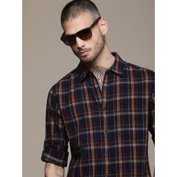 Roadster Men Checked Pure Cotton Shirt-picture-20