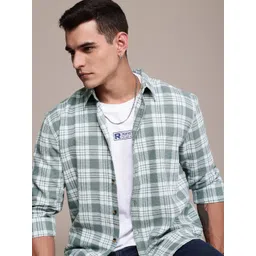 Roadster Men Checked Relaxed Fit Pure Cotton Casual Shirt-picture-28