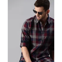 Roadster Men Maroon & Navy Blue Regular Fit Checked Sustainable Casual Shirt-picture-22