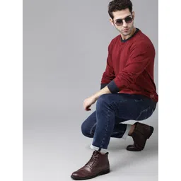 Roadster Men Maroon & Navy Blue Solid Pullover Sweater-picture-31