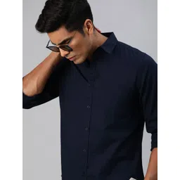 Roadster Men Navy Blue Regular Fit Solid Sustainable Casual Shirt-picture-31