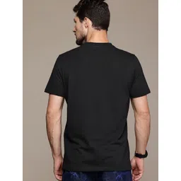 Roadster Men Solid Regular Fit T-shirt image 4